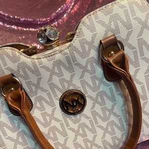NX purse